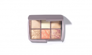hourglass, ambient lighting edit volume, highlighter, face, make up, beauty, midult beauty, beauty school dropout